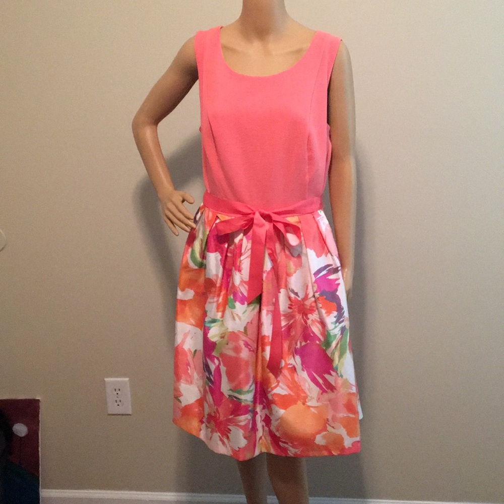Dress - Picture 1 of 1
